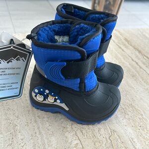 NWT snow boots Icicles size 5